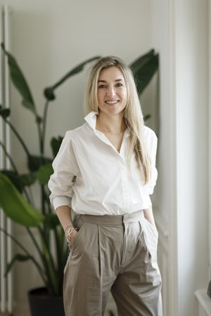 Portrait of lic. phil. Biljana Münch,
professional headshot